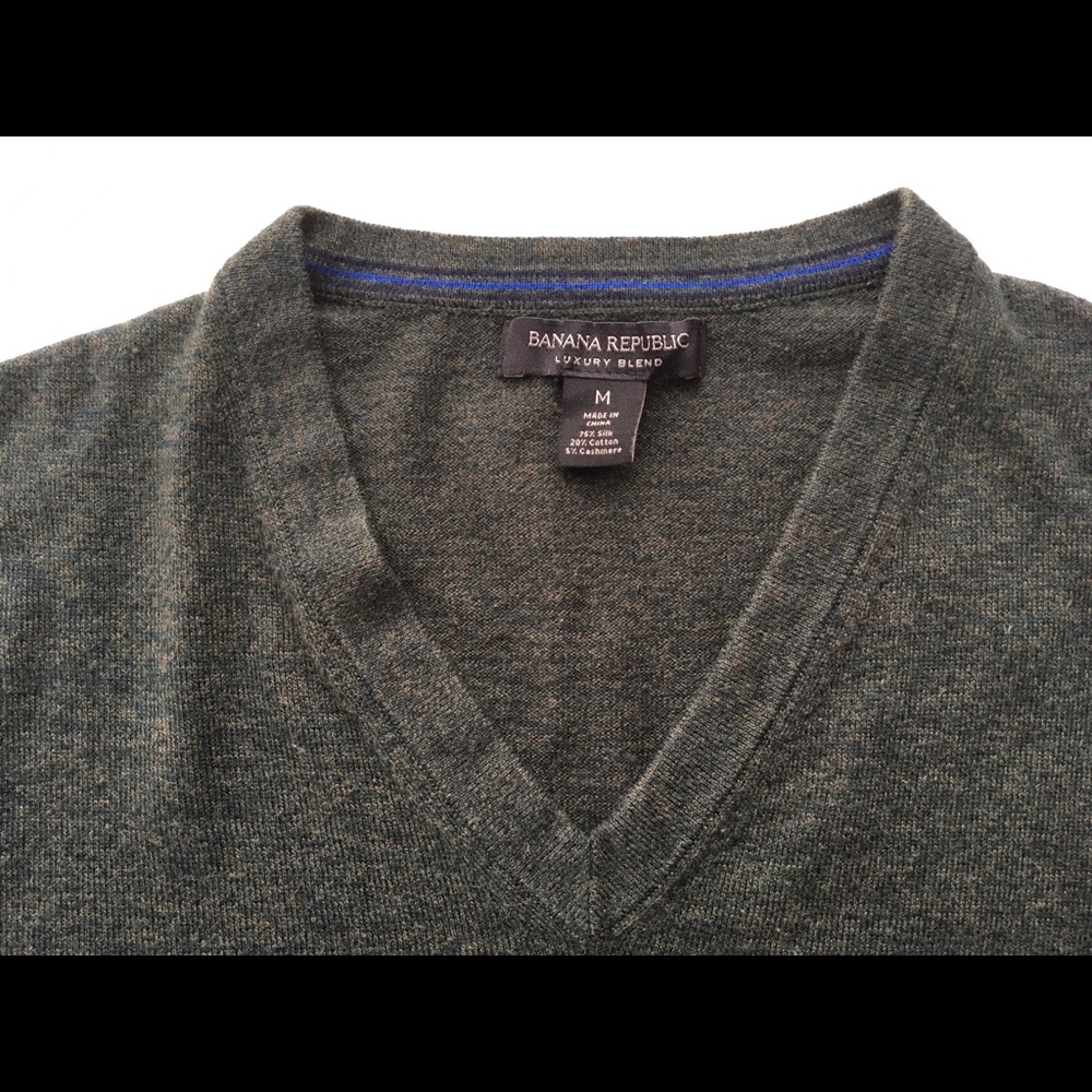 Dark GREEN Banana Republic Silk V-Neck
